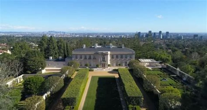 10-Acre Palatial Bel Air Mega-Mega Mansion Sells For $150 Million - Setting Los Angeles Price Record