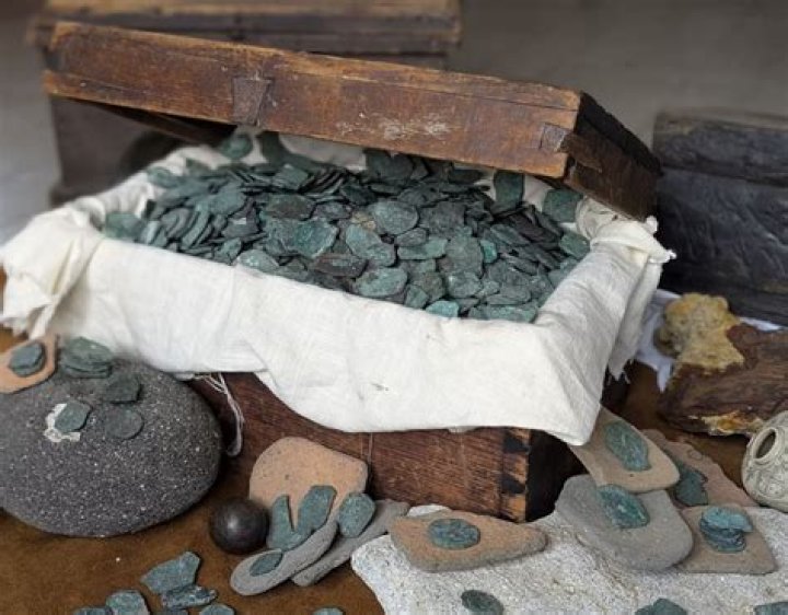 $17 BILLION Worth Of Lost Spanish Treasure May Have Just Been Discovered Off The Coast Of Colombia - But Who Owns It???