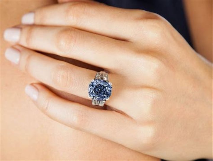 Blue Diamond Owned By Late Shirley Temple Expected To Get Up To $35 Million At Auction
