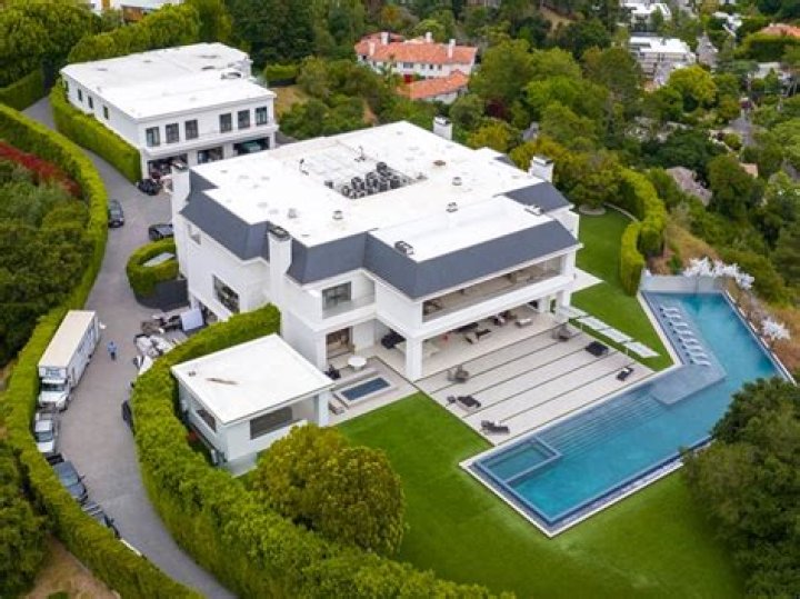 David Geffen Sells Empty Billionaire's Row Mansion Space For $34 Million