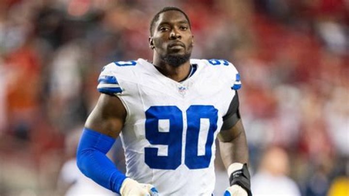 DeMarcus Lawrence's New Deal Includes More Year One Money Than Any Non-Quarterback Ever