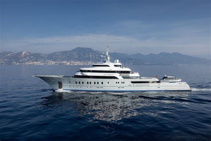Helipads, Swimming Pools, Movie Theaters - The World's Most Expensive Yachts That You Can RENT!