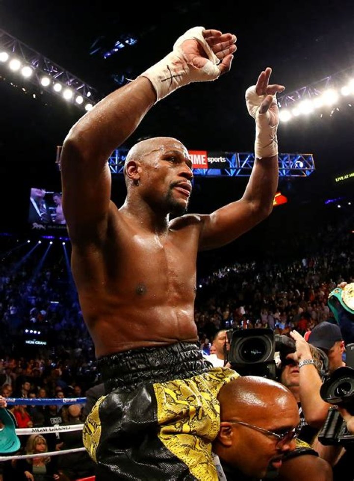 How Floyd Mayweather Makes And Spends His $400 Million Personal Fortune