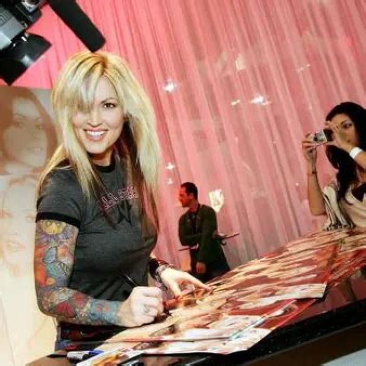 Janine Lindemulder Net Worth | Celebrity Net Worth