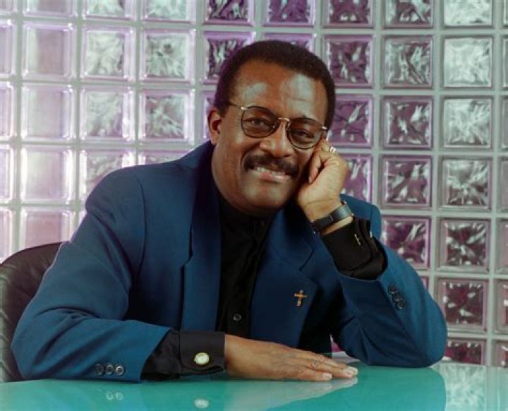 Johnnie Cochran Net Worth | Celebrity Net Worth