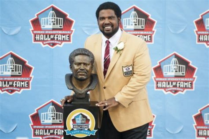 Jonathan Ogden Net Worth | Celebrity Net Worth