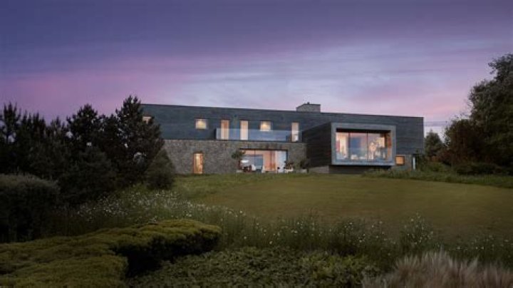 Julia Roberts' West Village Co-Op Is Everything, for $4.5 Million