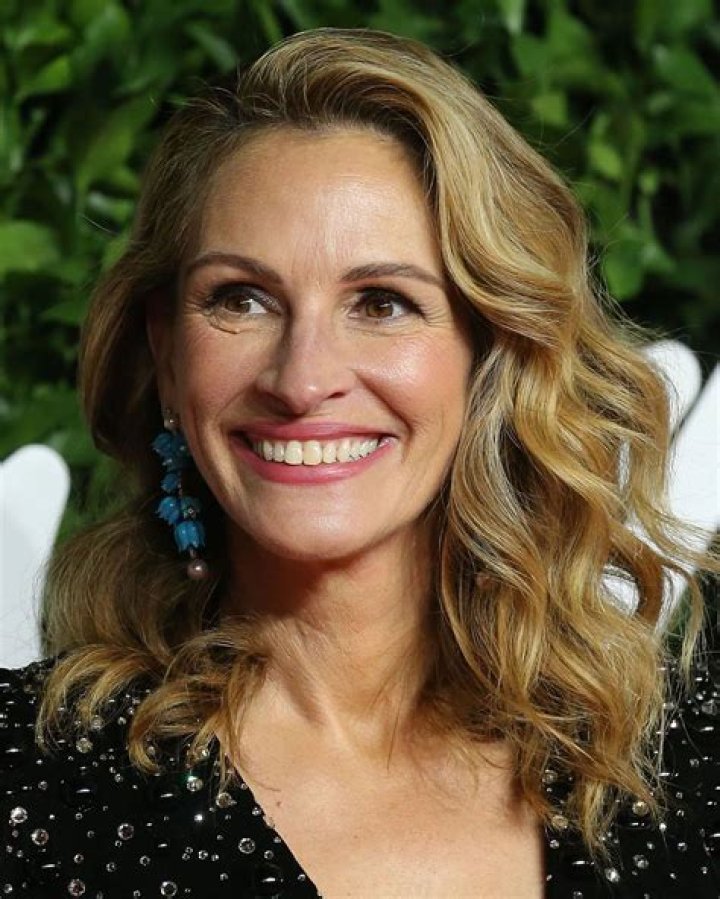 Julia Roberts Sells Hawaiian Home At Nearly 50% Off