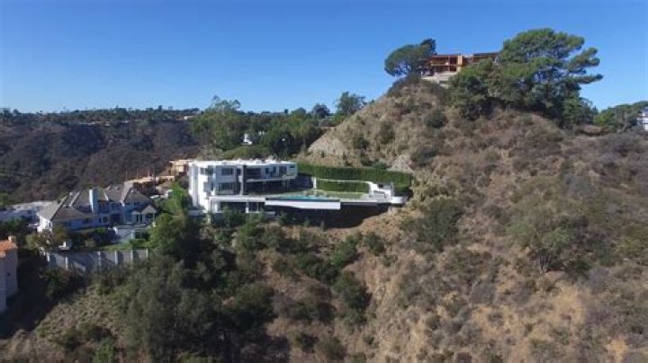 L.A. Reid Lowers Price On Bel Air Mansion To $18 Million