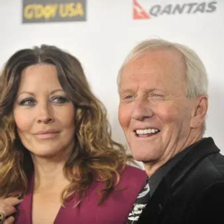 Linda Kozlowski Net Worth | Celebrity Net Worth