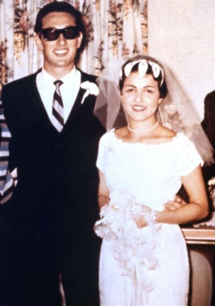 Maria Elena Holly Net Worth