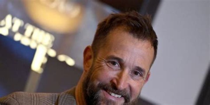 Noah Wyle Net Worth | Celebrity Net Worth