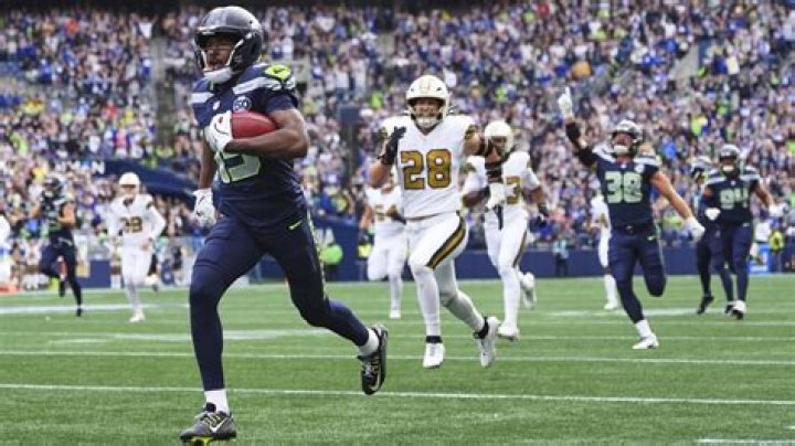 Russell Wilson Just Turned Down $21 Million A Year From The Seahawks… Is He Crazy?