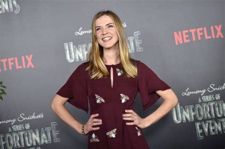 Sara Canning Net Worth | Celebrity Net Worth