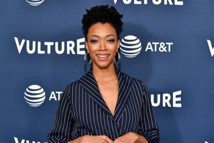 Sonequa Martin Net Worth | Celebrity Net Worth
