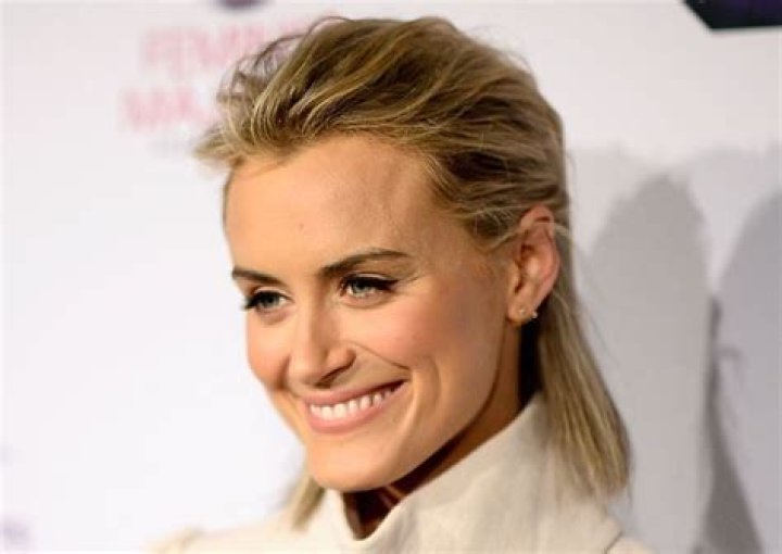 Taylor Schilling Net Worth | Celebrity Net Worth