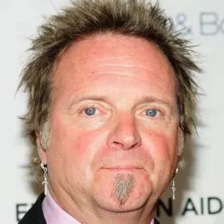 Tom Hamilton Net Worth | Celebrity Net Worth