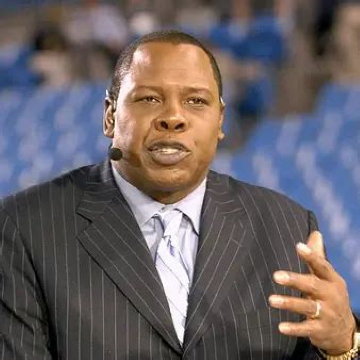 Tom Jackson Net Worth | Celebrity Net Worth